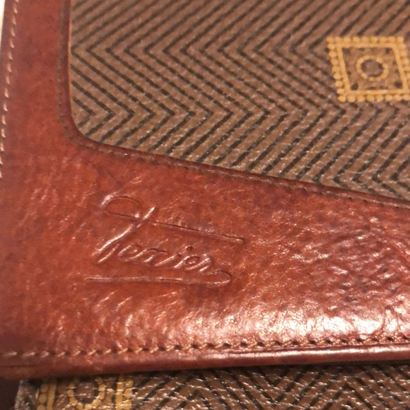 Texier leather shoulder bag with matching wallet. - Picture 3 of 7